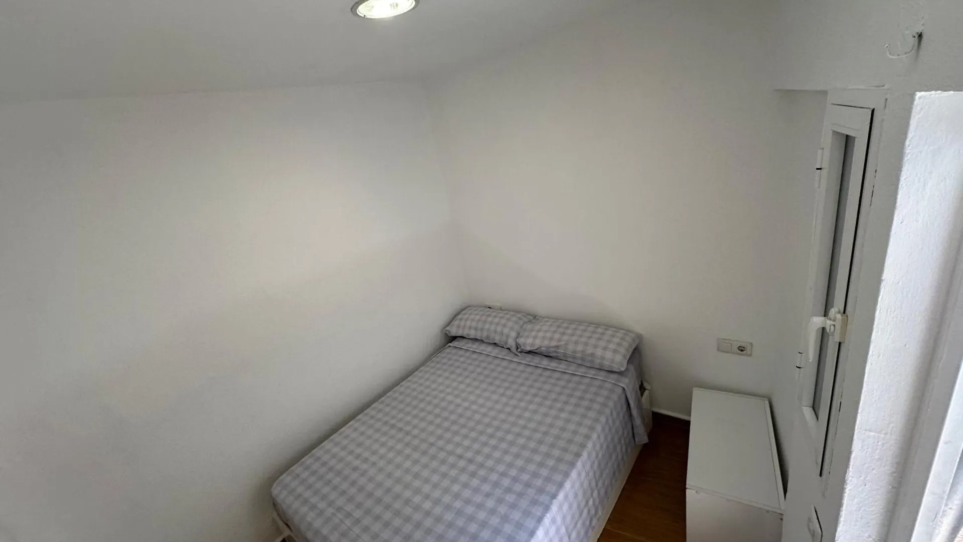 Apartment Apartamento La Linea 1 La Linea de la Concepcion Spain